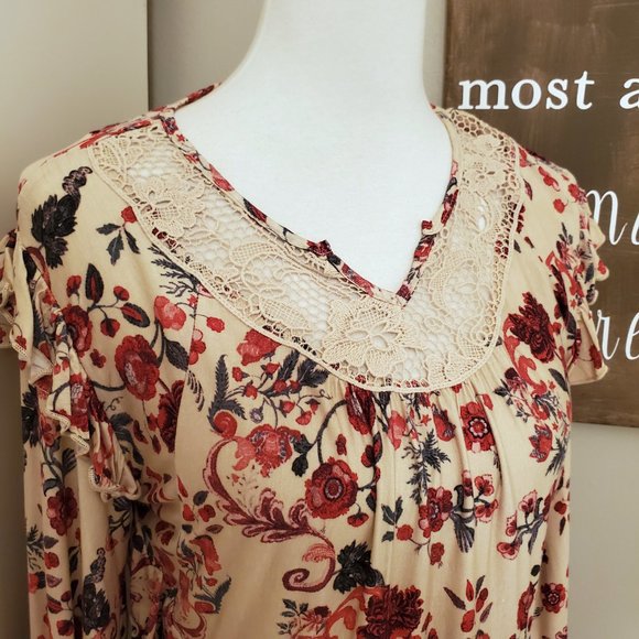 Vintage America "Lois" Floral Ruffled Boho Top - Picture 3 of 7